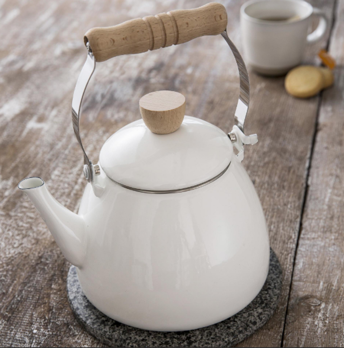 Smaltovaná konvice White 2 l, 1 639 Kč Smaltovaná konvice White 2 l, 1 639 Kč