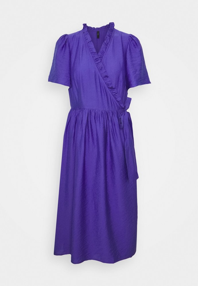 YAS (prodává Zalando.cz), 1440 Kč
YAS (prodává Zalando.cz), 1440 Kč