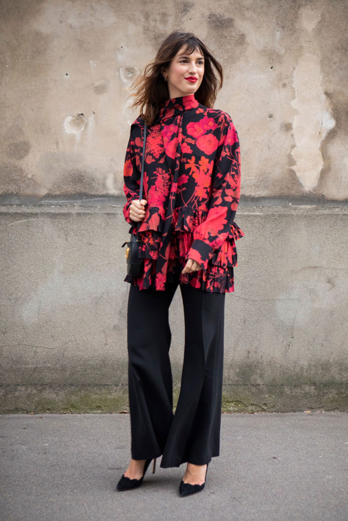 Společenský outfit podle Jeanne na přehlídce Valentino v Paříži
