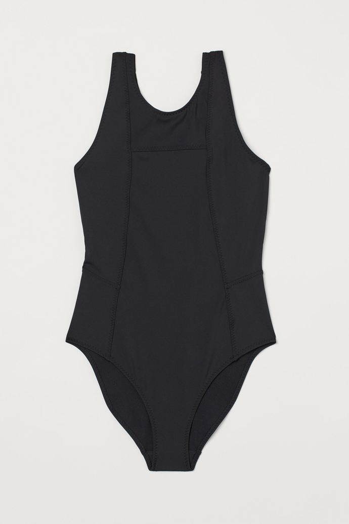 H&M, 899 Kč
