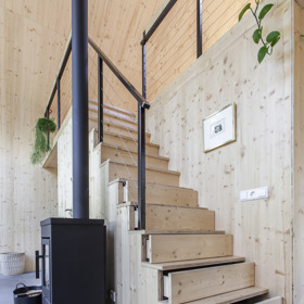 Zdravější bydlení pro každého bez univerzálního řešení. Taková je snaha architektů z ateliéru Woonpioniers, kteří navrhli objekt, který je něco mezi produktem a architekturou.
Zdravější bydlení pro každého bez univerzálního řešení. Taková je snaha architektů z ateliéru Woonpioniers, kteří navrhli objekt, který je něco mezi produktem a architekturou.