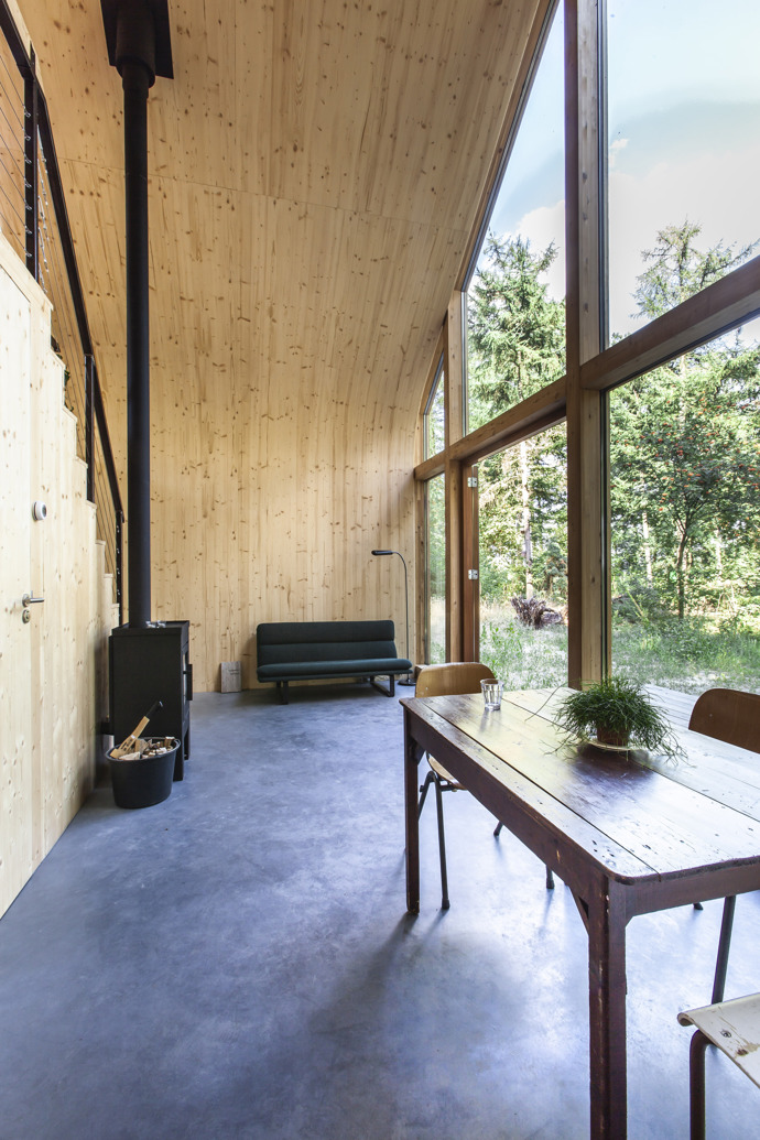 Zdravější bydlení pro každého bez univerzálního řešení. Taková je snaha architektů z ateliéru Woonpioniers, kteří navrhli objekt, který je něco mezi produktem a architekturou.
