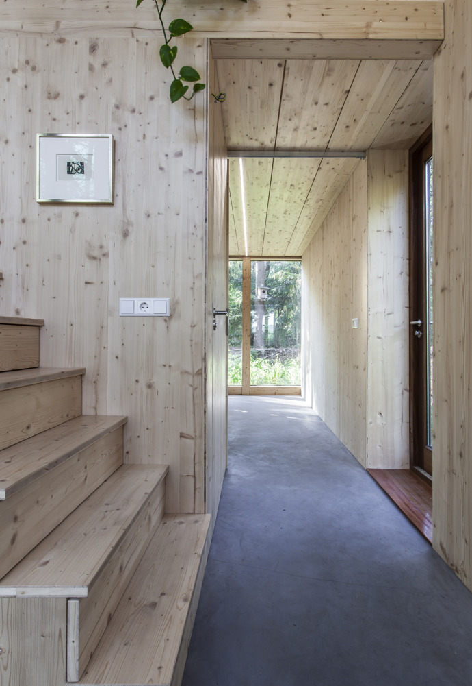 Zdravější bydlení pro každého bez univerzálního řešení. Taková je snaha architektů z ateliéru Woonpioniers, kteří navrhli objekt, který je něco mezi produktem a architekturou.
