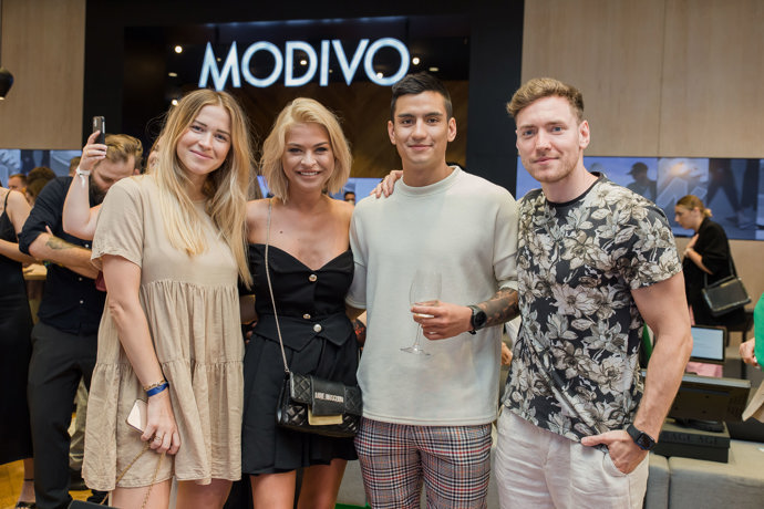 Fotografie ze slavnostního otevření obchodu eobuv.cz a MODIVO Fotografie ze slavnostního otevření obchodu eobuv.cz a MODIVO