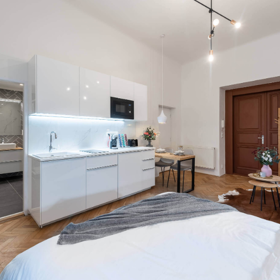 Galerie: Byt s jelenem