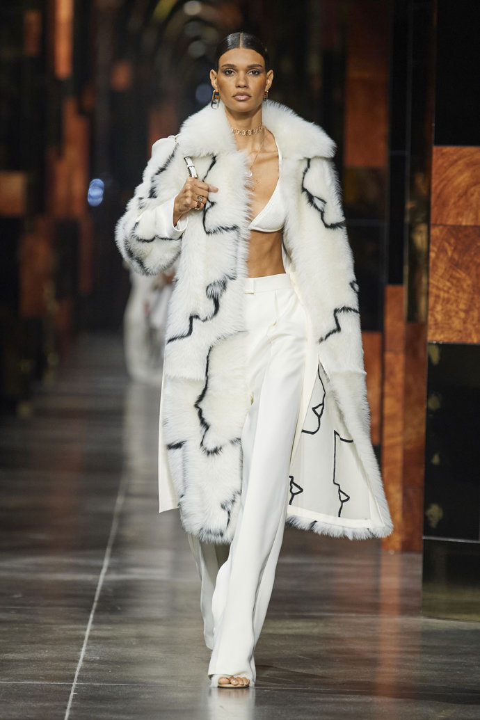 Ilustrace u Fendi Ilustrace u Fendi