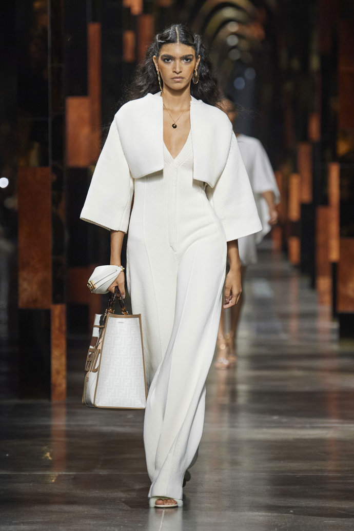 Ilustrace u Fendi Ilustrace u Fendi