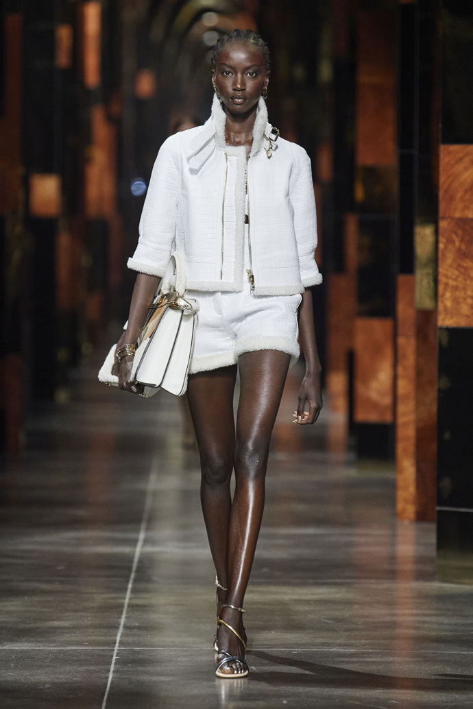 Ilustrace u Fendi Ilustrace u Fendi
