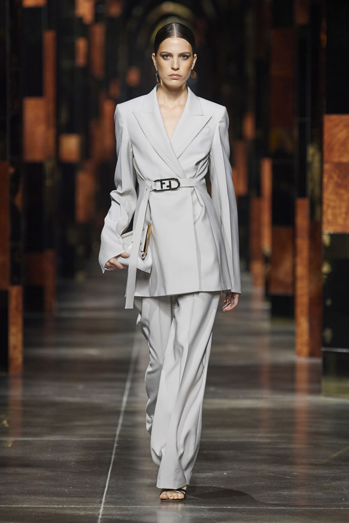 Ilustrace u Fendi Ilustrace u Fendi