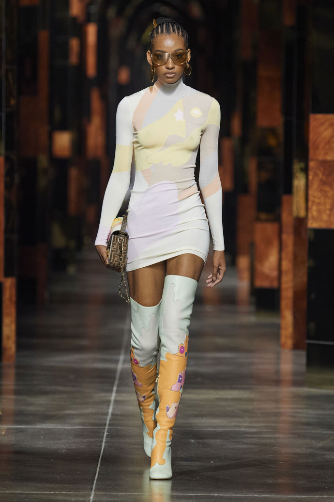 Ilustrace u Fendi Ilustrace u Fendi