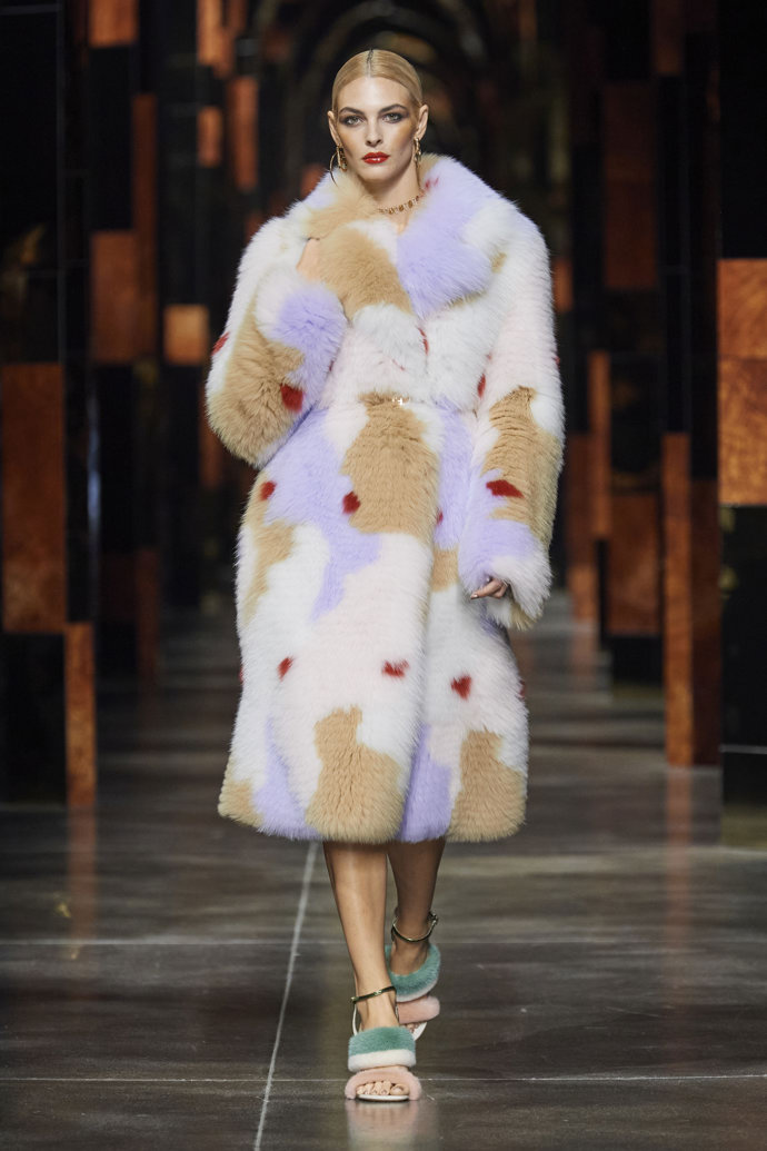 Ilustrace u Fendi Ilustrace u Fendi