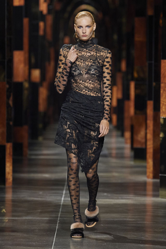 Ilustrace u Fendi Ilustrace u Fendi