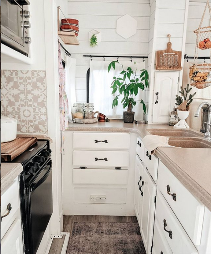 Galerie: Karavan zařízený v boho stylu Galerie: Karavan zařízený v boho stylu