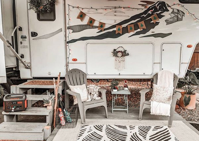 Galerie: Karavan zařízený v boho stylu Galerie: Karavan zařízený v boho stylu