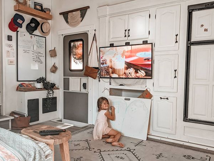Galerie: Karavan zařízený v boho stylu Galerie: Karavan zařízený v boho stylu