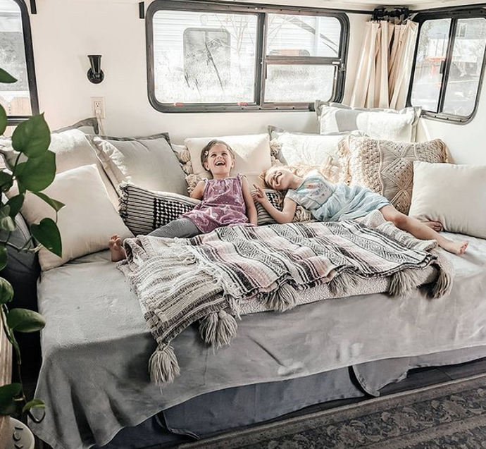 Galerie: Karavan zařízený v boho stylu Galerie: Karavan zařízený v boho stylu