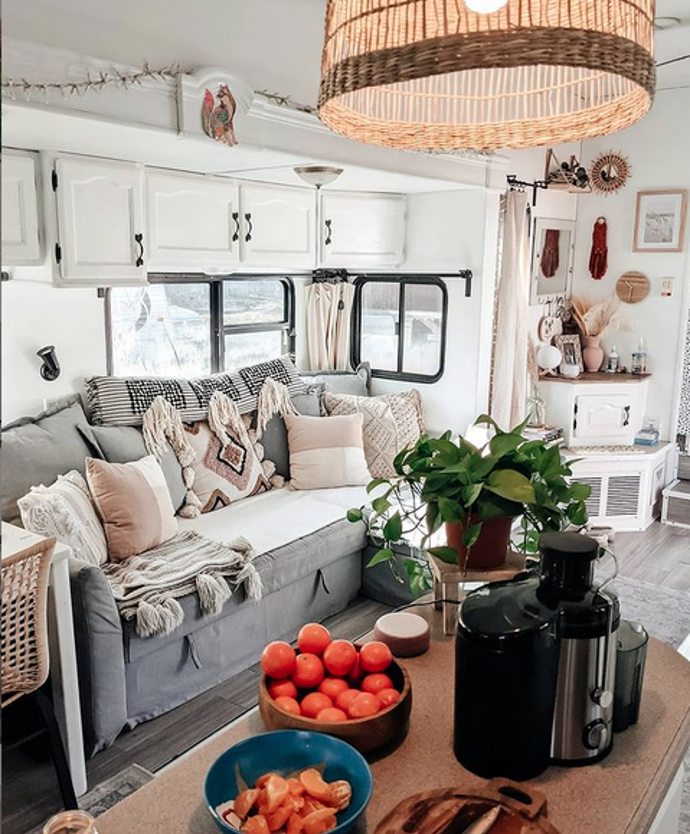 Galerie: Karavan zařízený v boho stylu Galerie: Karavan zařízený v boho stylu