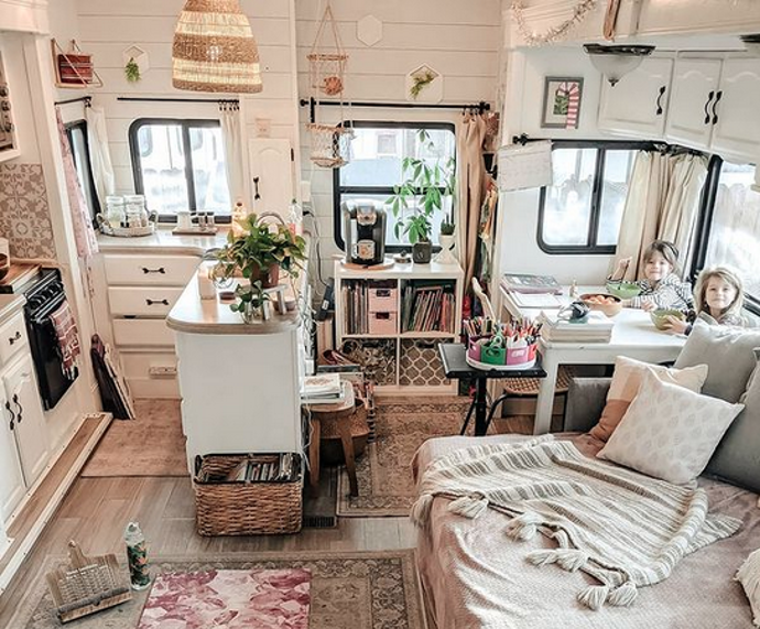 Galerie: Karavan zařízený v boho stylu Galerie: Karavan zařízený v boho stylu