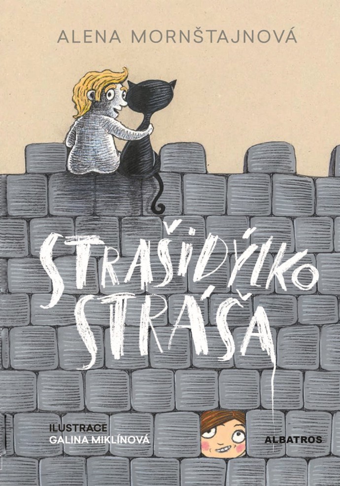 Strašidýlko Stráša

Alena Mornštajnová

Představte si malé strašidlo. A teď si představte, že tohle malé strašidlo se všeho bojí. Tmy, zvuků, zkrátka všeho. A tak mu nikdo neřekne jinak než Stráša. 
