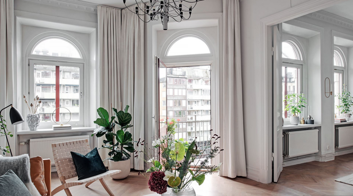 Absolutní nadčasovost a elegance jsou synonymem tohoto bytu pro mladou rodinu