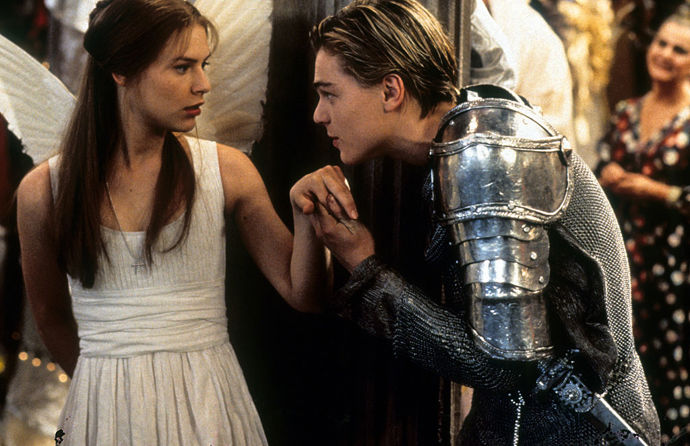 „Leonardo, proč jsi Leonardo.“ Ve filmové verzi Shakespearova Romea a Julie si v roce 1996 Leonardo zahrál s Claire Danes.
