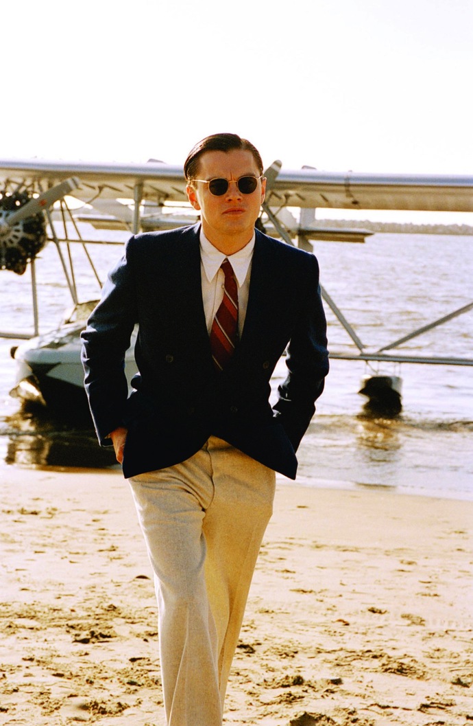 Jako vždy okouzlující Leo ve filmu Letec z roku 2004, který mu vynesl další nominaci na Oscara. 
