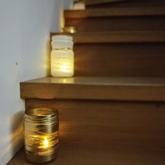 Galerie: DIY svícny ze starých sklenic Galerie: DIY svícny ze starých sklenic