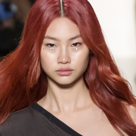 Hoyeon Jung je v Asii velmi známou modelkou, celosvětově se proslavila díky účinkování v seriálu Hra na oliheň.
