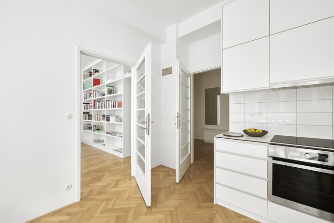 Rekonstrukce vinohradského bytu probíhala úzkou spoluprací majitele a architektů Rekonstrukce vinohradského bytu probíhala úzkou spoluprací majitele a architektů
