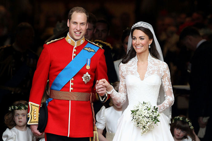 2011

Datum 29. dubna 2011 si Kate s Williamem budou nadosmrti pamatovat. Právě v tento den ve Westminster Abbey řekli své „ano“.
