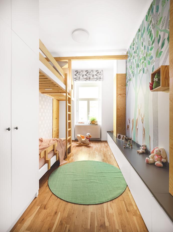 Z herny k vysněnému dětskému pokoji: Jak designérka proměnila tmavou místnost v dětský ráj.
Z herny k vysněnému dětskému pokoji: Jak designérka proměnila tmavou místnost v dětský ráj.