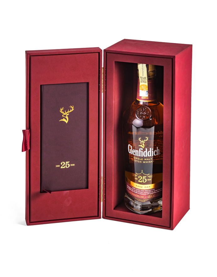 Glenfiddich 25 Year Old Rare Oak Single Malt Scotch Whisky (prodává Luxury Zone, Fashion Arena Prague Outlet), původní cena 11569 Kč, outletová cena 8089 Kč
Glenfiddich 25 Year Old Rare Oak Single Malt Scotch Whisky (prodává Luxury Zone, Fashion Arena Prague Outlet), původní cena 11569 Kč, outletová cena 8089 Kč