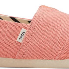 TOMS (prodává Urbanlux.cz), 1699 Kč
