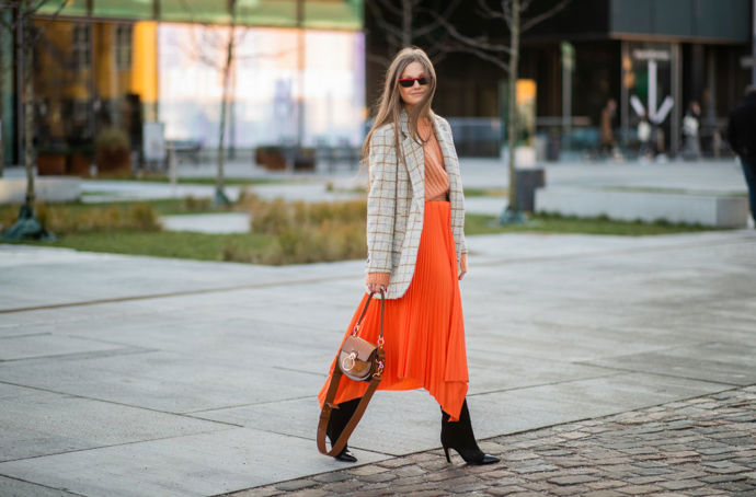 Trend midi sukně se sakem