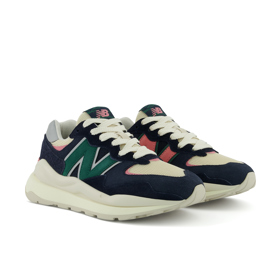 New Balance, od 2749 Kč
