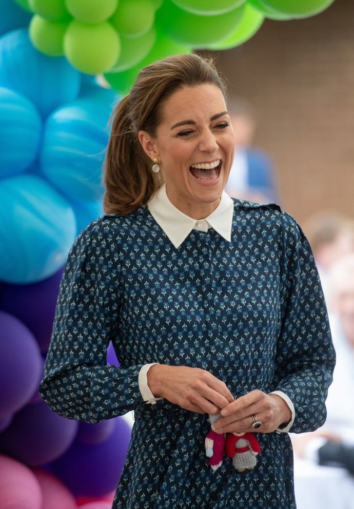 Červenec 2020
Vysoko posazený culík na vévodkyni Kate často nevidíme.
Červenec 2020
Vysoko posazený culík na vévodkyni Kate často nevidíme.