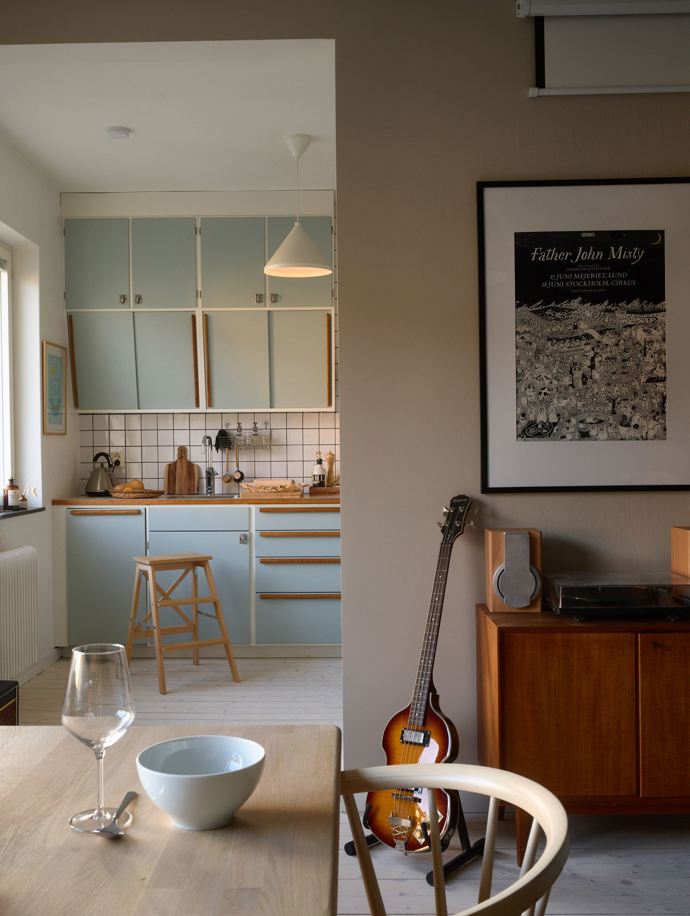 Zrekonstruovaný byt ze čtyřicátých let plný retro nábytku i moderního designu Zrekonstruovaný byt ze čtyřicátých let plný retro nábytku i moderního designu