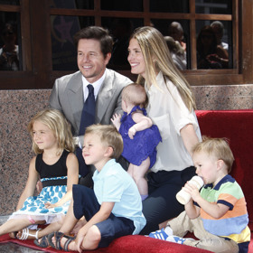 Mark Wahlberg není jen úspěšným hercem, ale také milujícím manželem a tatínkem čtyř dětí.
