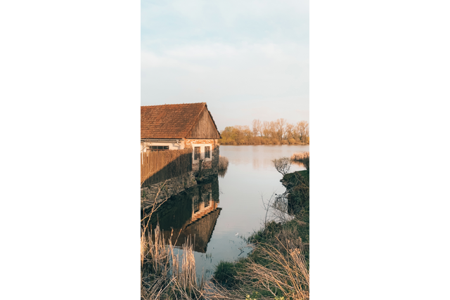Chaloupka na vodě