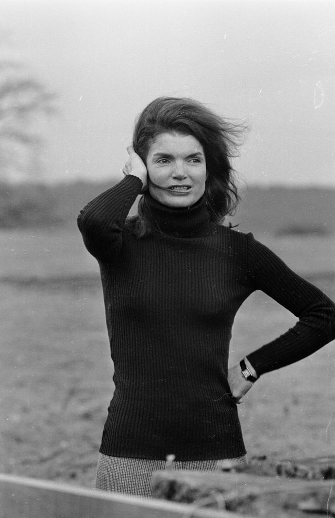 1969

V jednoduchosti je krása! Důkazem je fotografie Jackie Kennedy v černém roláku.
