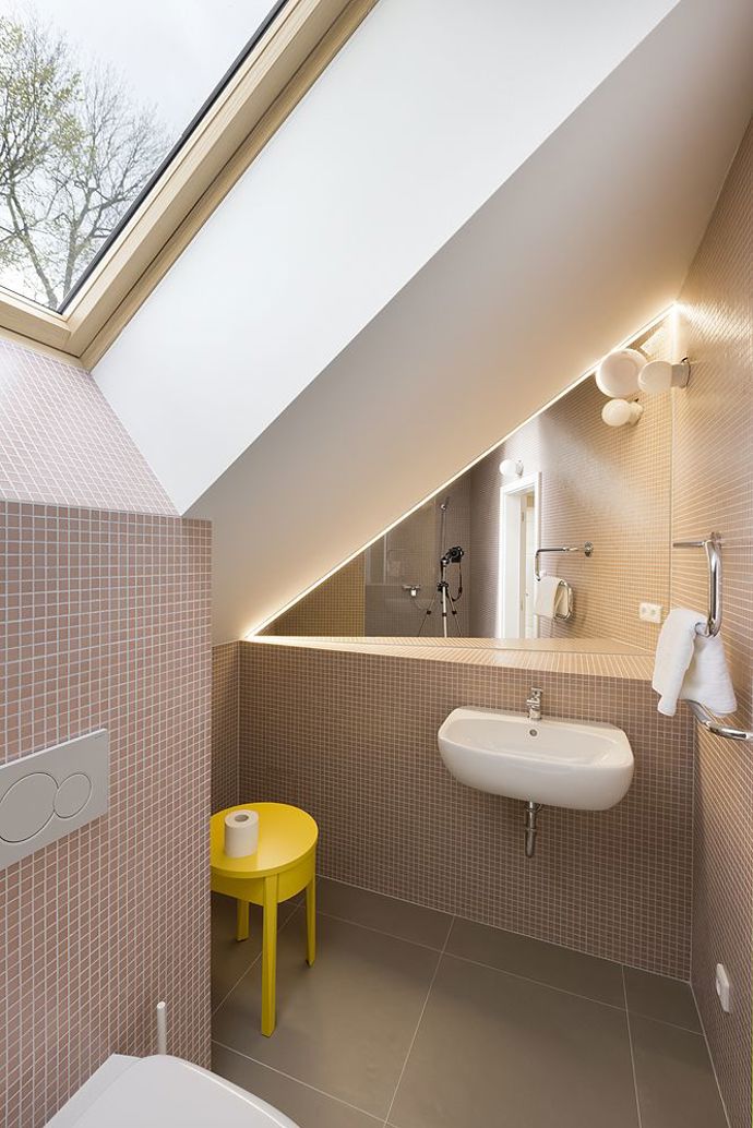 Proměnit zanedbané stavení v místo, kde bude rodina trávit volný čas i se zbytkem příbuzných a s jejich přáteli. Tak znělo zadání pro architekty ze studia a1architects, které splnili na jedničku.
Proměnit zanedbané stavení v místo, kde bude rodina trávit volný čas i se zbytkem příbuzných a s jejich přáteli. Tak znělo zadání pro architekty ze studia a1architects, které splnili na jedničku.