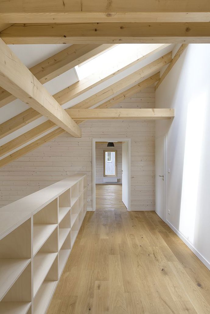 Proměnit zanedbané stavení v místo, kde bude rodina trávit volný čas i se zbytkem příbuzných a s jejich přáteli. Tak znělo zadání pro architekty ze studia a1architects, které splnili na jedničku.
Proměnit zanedbané stavení v místo, kde bude rodina trávit volný čas i se zbytkem příbuzných a s jejich přáteli. Tak znělo zadání pro architekty ze studia a1architects, které splnili na jedničku.