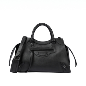 Kabelka, Balenciaga (prodává Neiman Marcus), od 50 000 Kč
