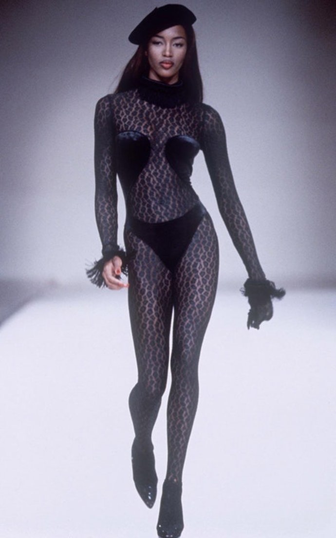 Naomi Campbell na přehlídce Azzedine Alai v roce 1991.
