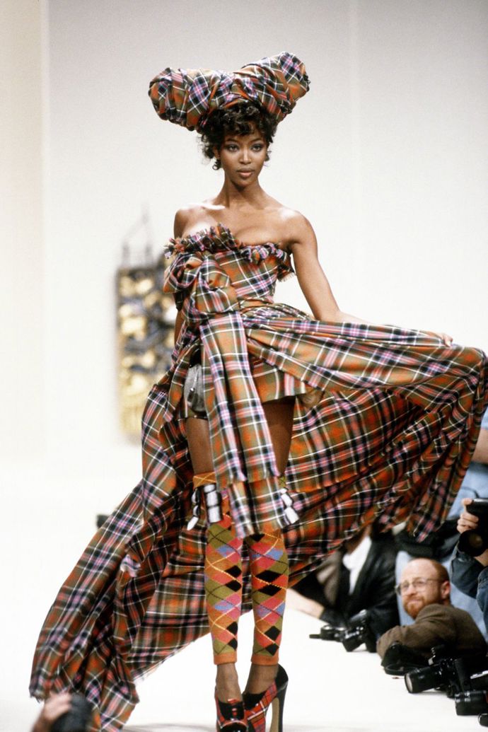 Naomi Campbell pro Vivienne Westwood v roce 1994
