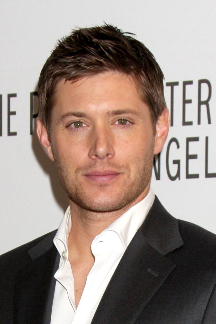 Jensen Ackles oslavil letos v březnu 44 let. Na svůj věk vypadá stále skvěle, dámy však mají smůlu. Herec je od roku 2010 ženatý s herečkou Danneel Harris.
