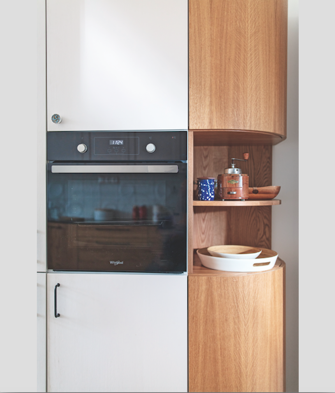 Starý dům v židovské čtvrti v Teplicích má neuvěřitelný genius loci. Designérka Pavla Kirschner ho podpořila rustikálním stylem a vzkříšením nádherné původní dlažby.
Starý dům v židovské čtvrti v Teplicích má neuvěřitelný genius loci. Designérka Pavla Kirschner ho podpořila rustikálním stylem a vzkříšením nádherné původní dlažby.