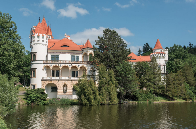 Jeden z nejkrásnějších českých zámků pozdního historismu je na prodej Jeden z nejkrásnějších českých zámků pozdního historismu je na prodej
