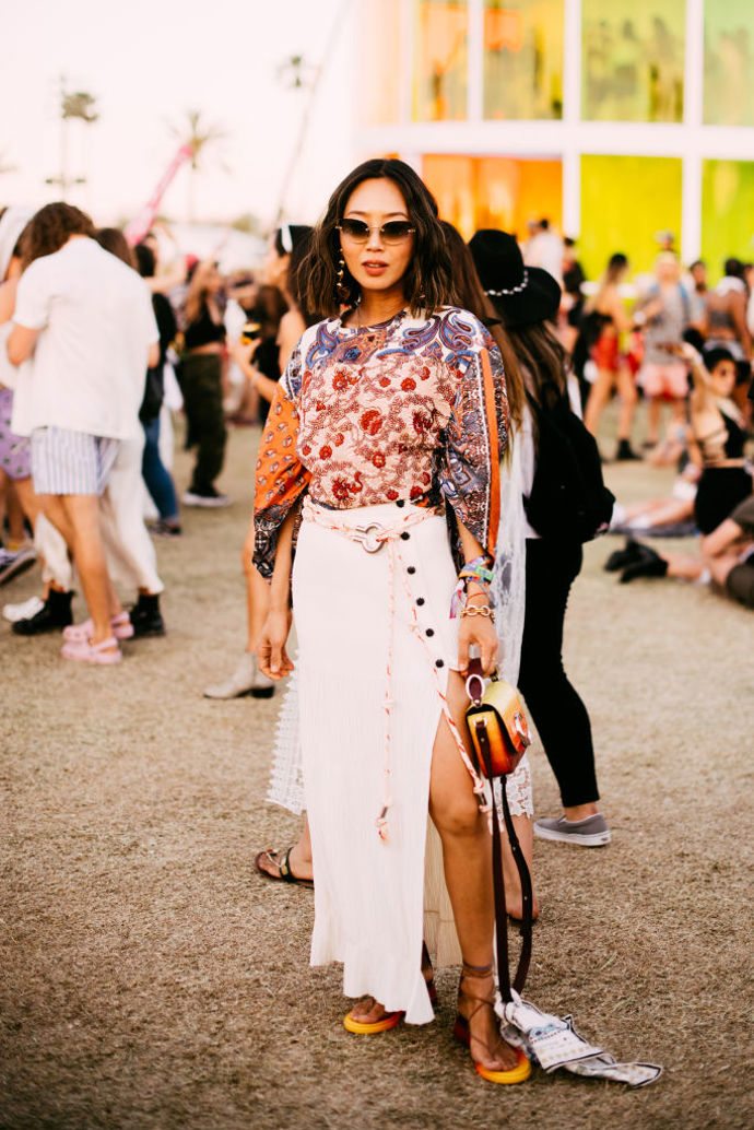 U outfitu na festival se klidně můžete řídit heslem více je více.
