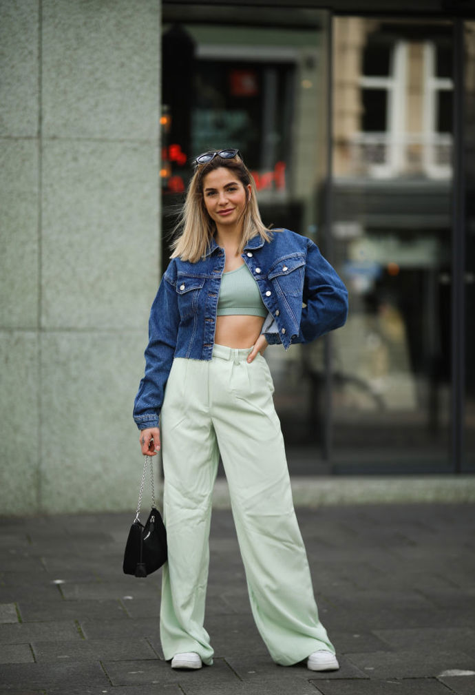 I takto může vypadat oufit, ve kterém hraje hlavní roli džínová bunda.
I takto může vypadat oufit, ve kterém hraje hlavní roli džínová bunda.